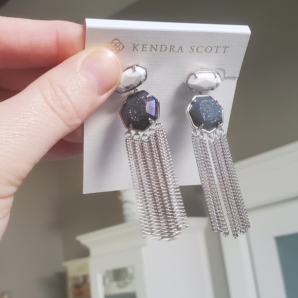 Kendra Scott Custom Tae Earrings - Picture 2 of 3